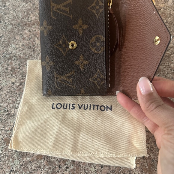Louis Vuitton Victorine Wallet - Picture 6 of 11